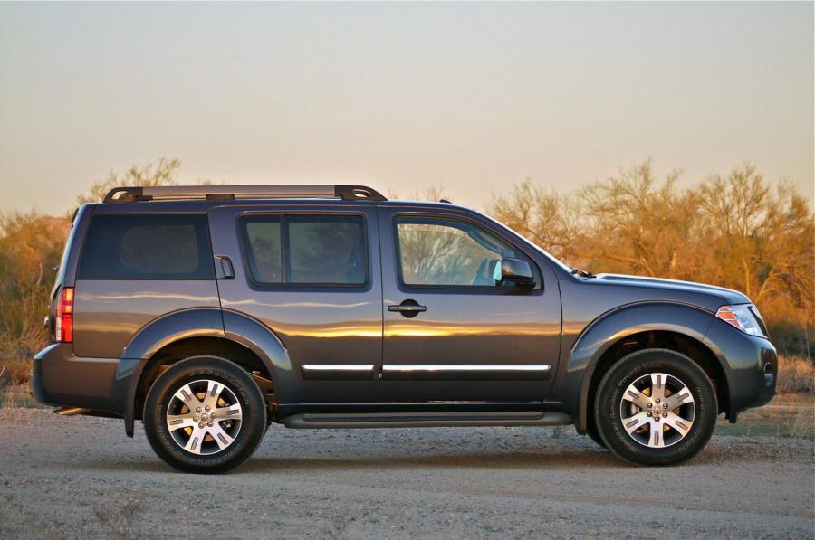  Nissan Pathfinder 2010 года  (фото 37 из 81)
